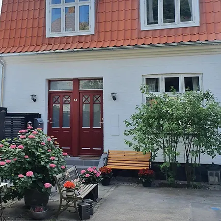 Bowell With Terrace I Apartamento Rønne